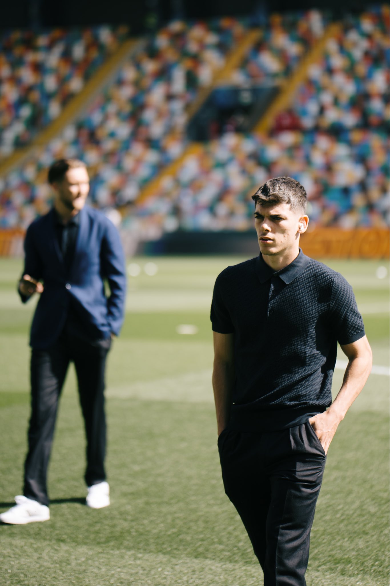 Álex Valle on the pitch before a match